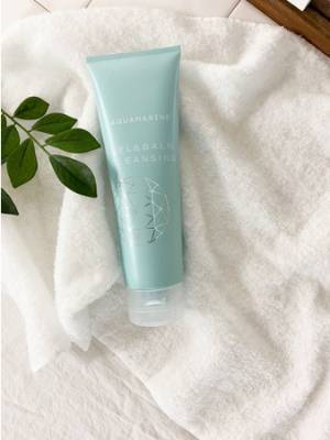 新感覚クレンジングはジェルとバームのハイブリッドで毛穴汚れスッキリ