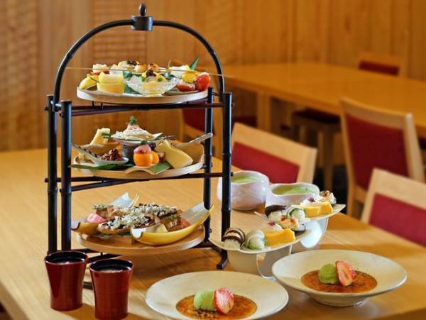 ホテルの日本料理が手がけるアフタヌーンティー、期間限定で販売