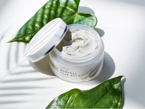 毎年完売の人気商品がリニューアル！汚れもメラニンもスッキリ落とせる泥パック