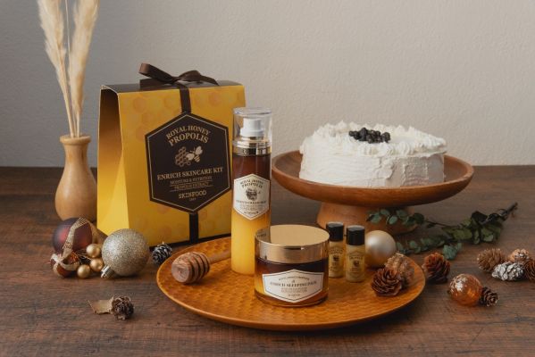 「スキンフード」からクリスマスコフレ登場！ハチミツの恵みで24時間濃厚保湿