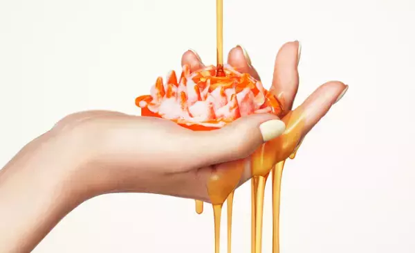 やさしく頭皮をマッサージ「ハニーク ヘッドスパブラシ」新発売