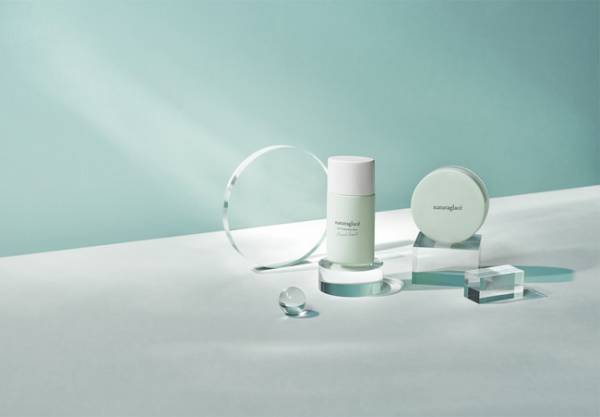 「ナチュラグラッセ」夏だけのクールUV。ミント香る限定シリーズ発売