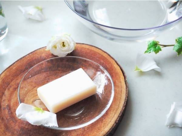 希少な国産キキョウ成分を配合した洗顔せっけんが誕生