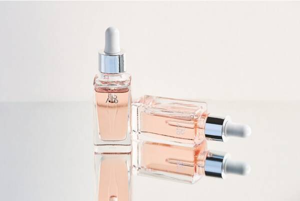 キーは葡萄酒とアスタキサンチン！肌の酸化を防ぐ「ICOR」の国産オイル誕生