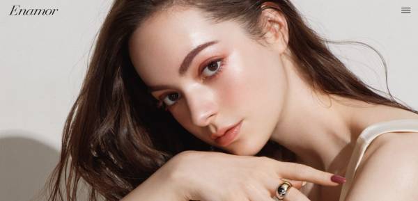 捨て色なし！かじえりがプロデュースするブランドから新作アイシャドウが登場