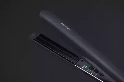 美容師の約9割が「髪のしっとり感」を実感！パナソニックのストレートアイロン「ナノケア」最新モデル登場