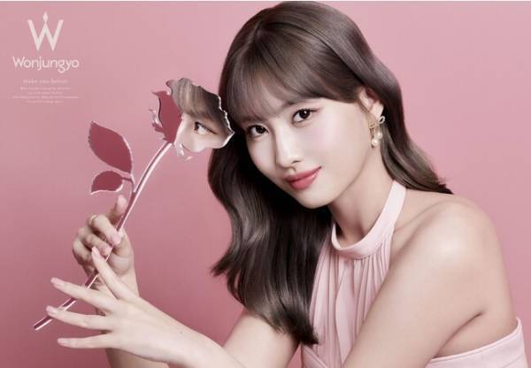 TWICE専属！韓国人気メイクアップアーティストが手がける濃密発色アイライナー