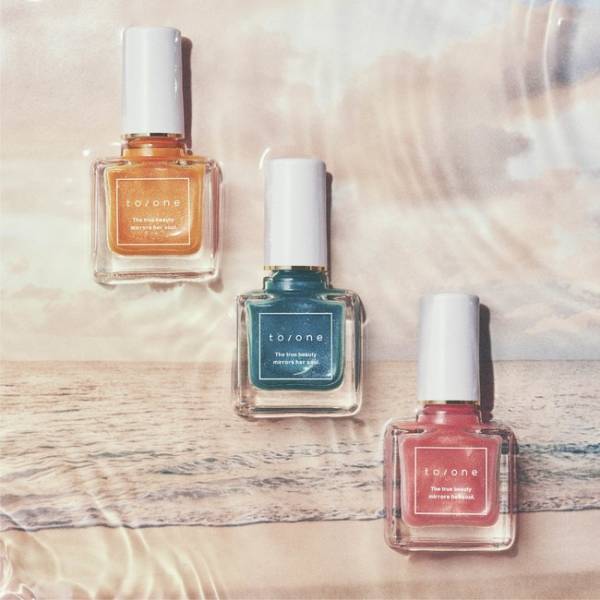夏の日差しに映える「to／one」の新作ネイルコレクション4月20日発売