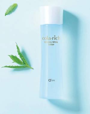 夏限定の薬用涼感化粧水で潤いいあふれる透明美肌に