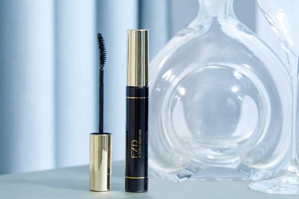 サロンのプロ愛用ブランドからまつ毛パーマ専用マスカラが誕生