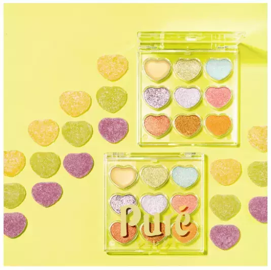 「ピュレグミ」をイメージしたコスメパレット付きのブランドムックが登場