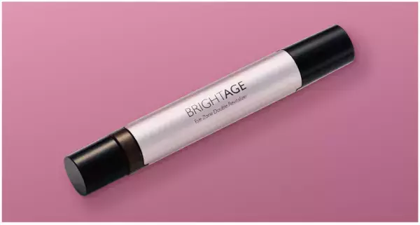 顔全体が疲れている印象にならないための目元ケアアイテム