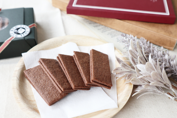 話題性抜群！バレンタインに『コオロギショコラサンド』