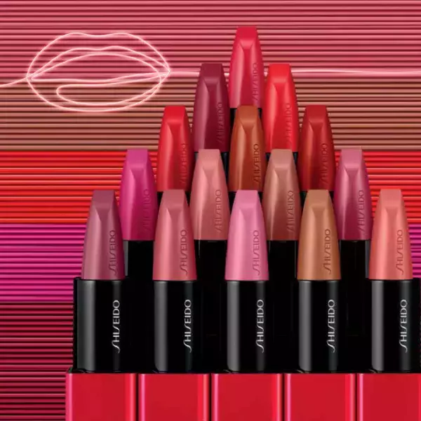 新発売のリップで自由なくちびるを演出