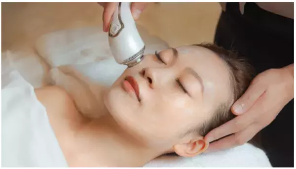 フォーシーズンズホテル東京大手町、ハンガリーの自然の恵みを取り入れたスパトリートメントを開始