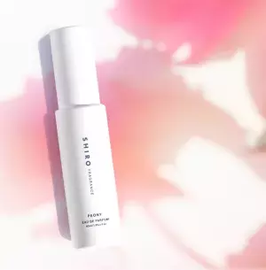 SHIROから、華やかでみずみずしい香りの限定フレグランス「ピオニー」が登場