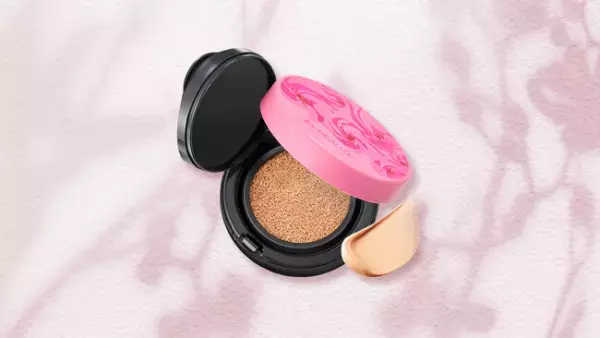 「あでやかな美人」の第一歩！寒緋桜をモチーフにした限定ケースが新登場