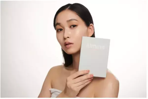 モデル谷川りさこさんプロデュースのコスメブランド「Aimme」が誕生　こだわりの炭酸パックを発売