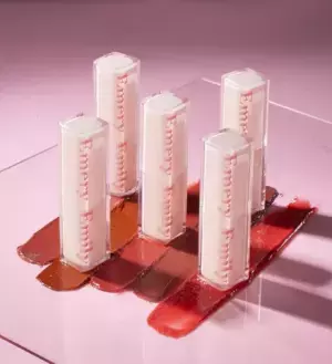 反則級のあざとリップ！リップスティックとリップセラムを同時リリース