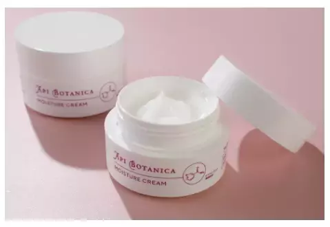 エリデン化粧品が「アピボタニカ モイスチャークリーム 30g」を発売