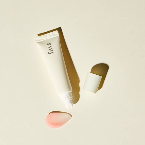 favsから「トリートメントリップセラム」が登場