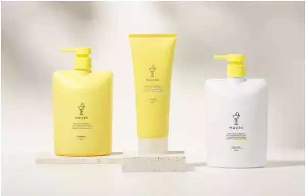 髪の深部まで保水する「MQURE ディープモイスト＆リペア ヘアマスク」