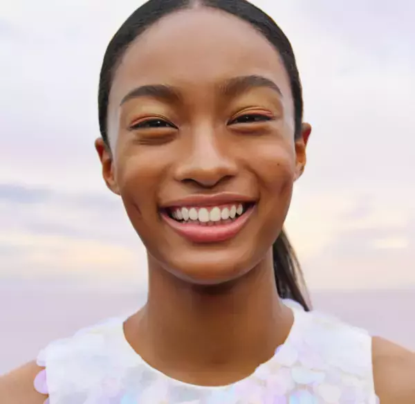 【SHIRO】オーロラのような輝きを放つメイクアップコレクションを発売