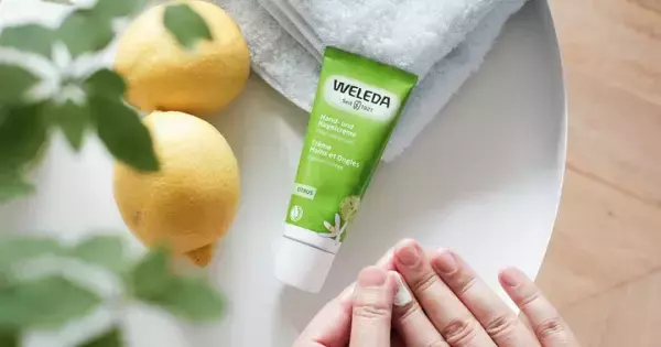 オーガニックレモンの香り！指先・爪先を美しく仕上げるハンドクリーム登場