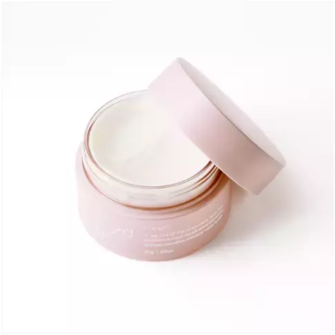 乾燥から肌を守れ！プラセンタ配合の「p／d クリーム」