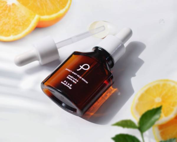 プリュから4種のビタミンCを10％配合した美容液が登場