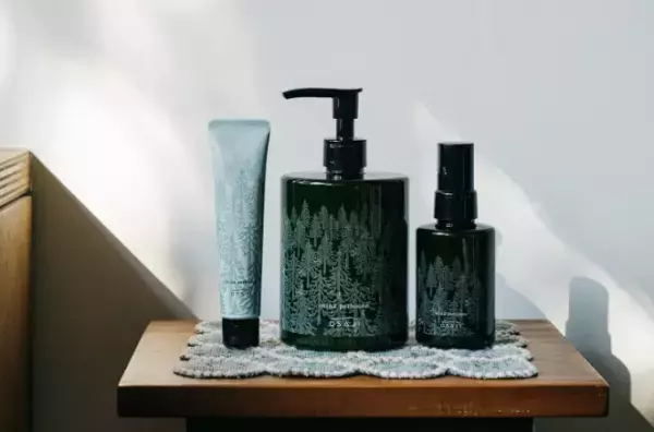 オサジ×ミナ ペルホネンが限定コラボ 3アイテムを2月発売