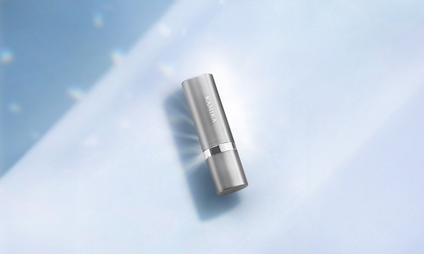 暑い夏でもひんやり心地良い「KAMIKA シルキースティックファンデーション」