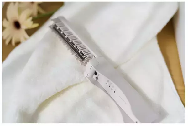 スマホよりコンパクト！LINKAから「折りたたみ式ヒートブラシ」発売