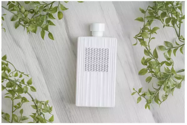 『化粧品会社の社長が自分と従業員のために作った原価率50％の美容液』、予約受付開始