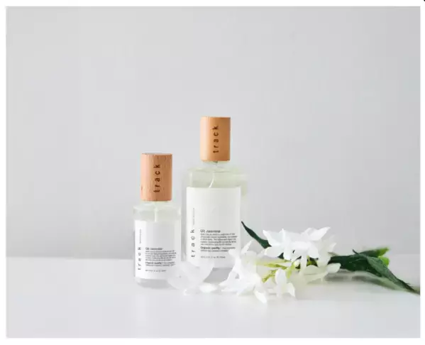 「track」のオイルシリーズから、軽い質感とジャスミンの香り新登場