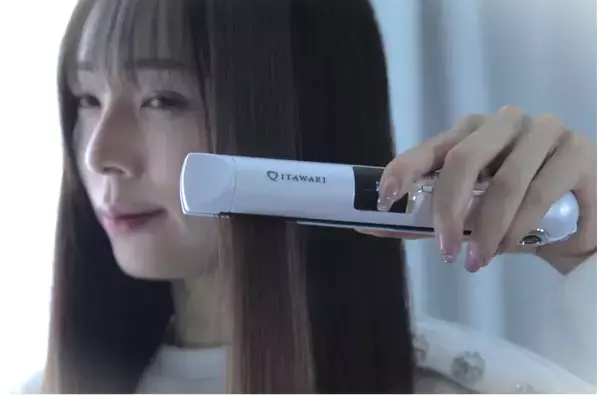 ”ITAWARI”のコードレスヘアアイロンがコームなし仕様にリニューアル！髪通りが劇的向上