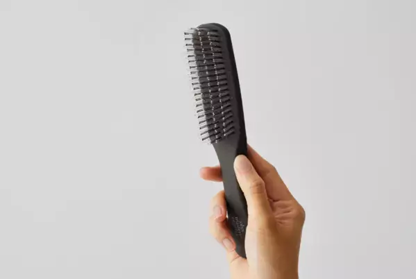 頭皮汚れを一掃＆マッサージ！「ジョンマスターオーガニック」新作ヘアブラシ登場