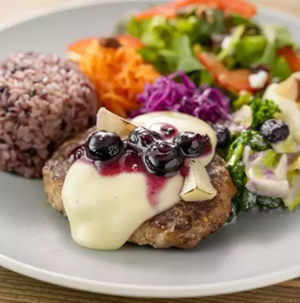 タニタカフェが、厳選ブルーベリーを使った季節限定メニューを販売開始