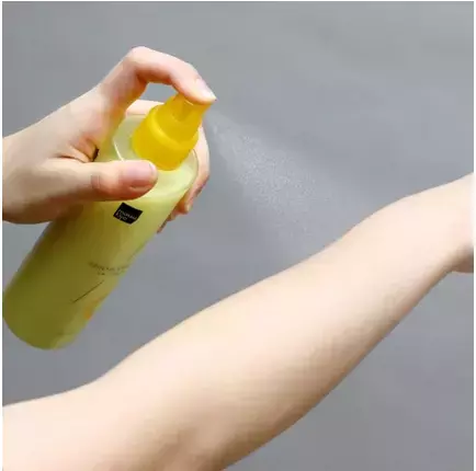 全身にさっと保湿スプレー「matsukiyo スキンミルクミスト」