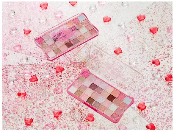 4世代トレンドメイクが楽しめるキャンメイクの「スーパーかわいい！パレット」