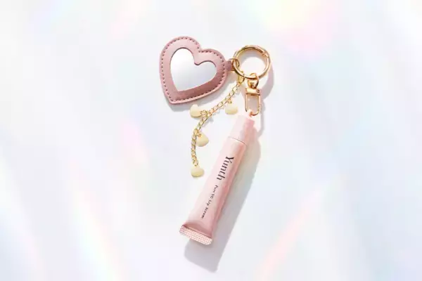 上品な印象を！Yunth「薬用リップセラム」に限定チャーム付きデザインを追加
