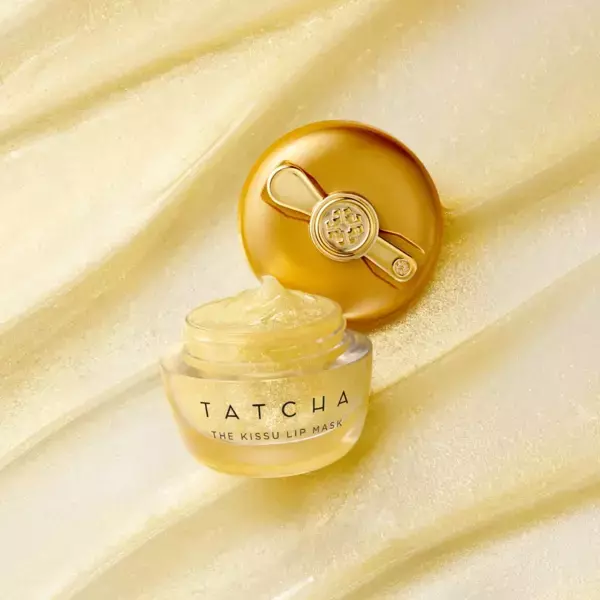 23Kの金箔がきらめく！華やかな限定カラーのリップマスク登場