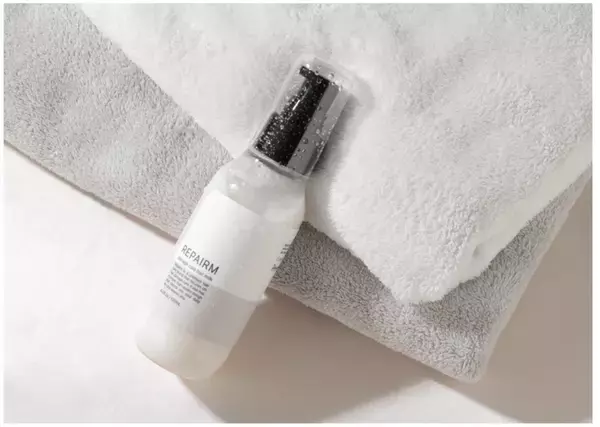 熱を味方にダメージケア、洗い流さないトリートメント「リペアム ダメージケアへアミルク」登場！