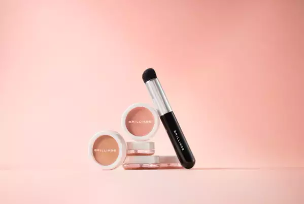 「隠す」から「魅せる」へ！嶋田ちあきが提案する新感覚コンシーラーチーク登場