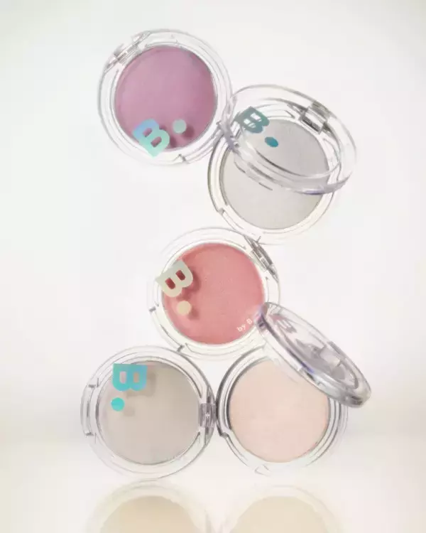 ベースアイテムと相性ぴったり！うるツヤハイライターが新発売