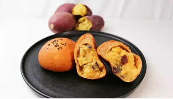 低糖質なのに美味しい！「さつまいもあんぱん」が期間限定で登場