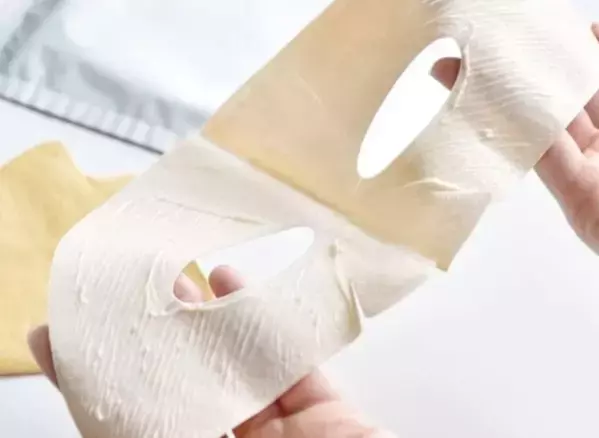 “塗らない美容”が主役に！「COSME Week 東京」で貼る・着るコスメが集結