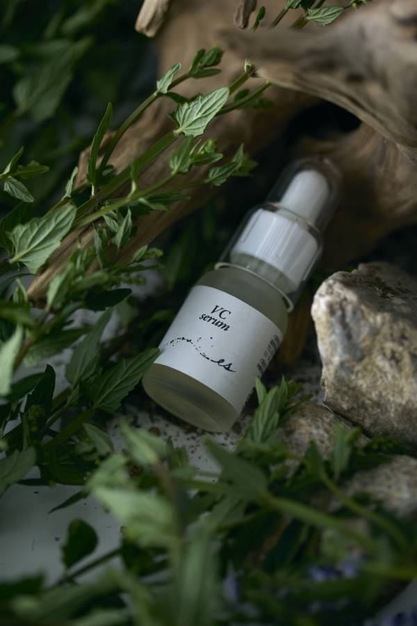 肌と心に寄り添うスキンケアブランド「es」から『VC serum』が登場！