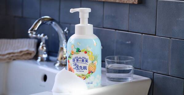 ウィルミナが「世界の果実 すっきり泡洗顔」のつめかえ用を発売