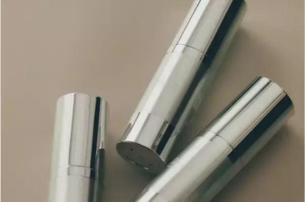 ヘラヘラ三銃士のまりなさんプロデュース！高濃度原液美容液が販売開始3日で完売